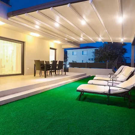 Castelli, With Pool, *