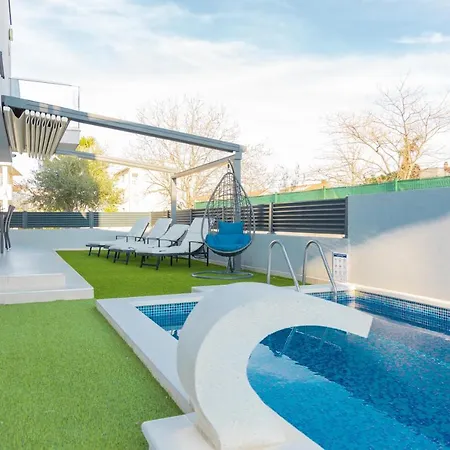 Castelli, 5 Stars Apartment *