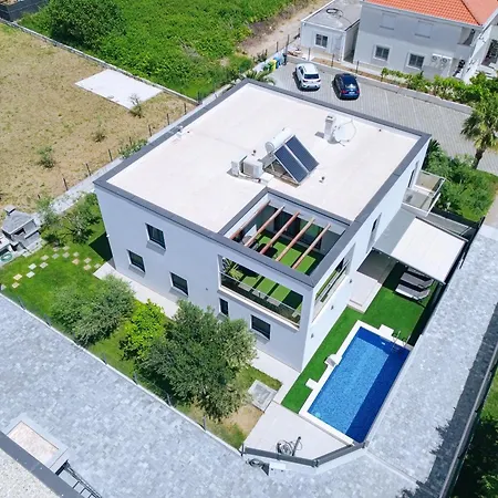 Apartman Castelli, Family House With Private Pool