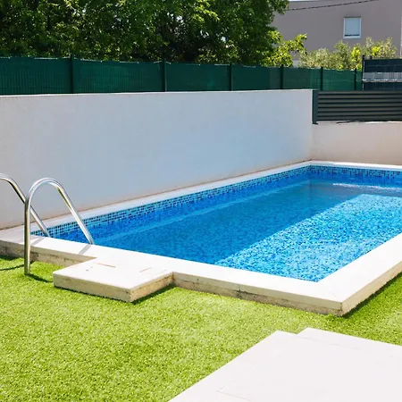 Castelli, Family House With Private Pool Kastela