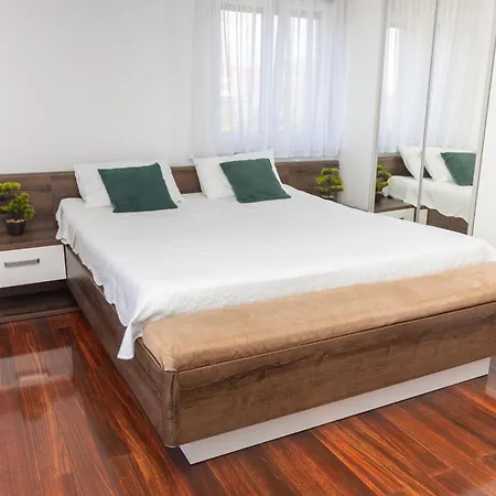 Apartman Castelli, Family House With Private Pool