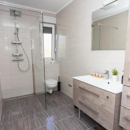 Apartman Castelli, Family House With Private Pool *