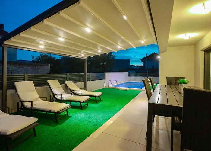 Castelli, Family House With Private Pool Kastela