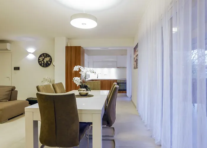 Apartment Castelli, Family House With Private Pool