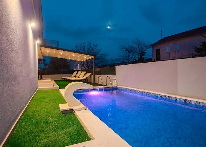 Apartment Castelli, Family House With Private Pool