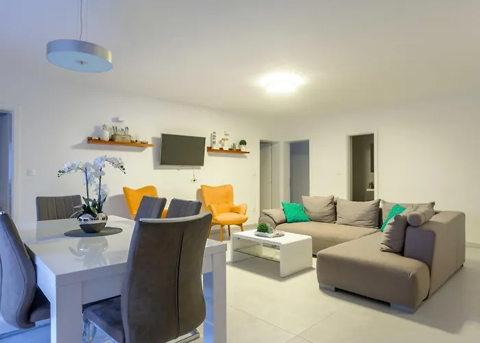 Apartment Castelli, Family House With Private Pool *