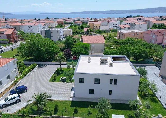 Castelli, Family House With Private Pool Apartment