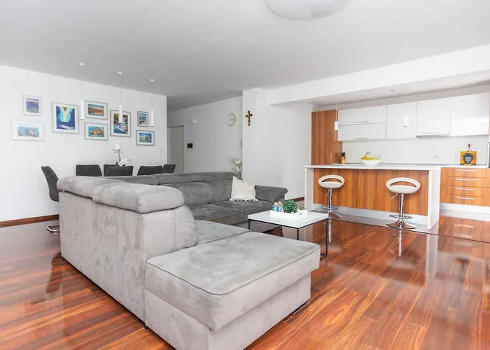 Apartment Castelli, Family House With Private Pool *